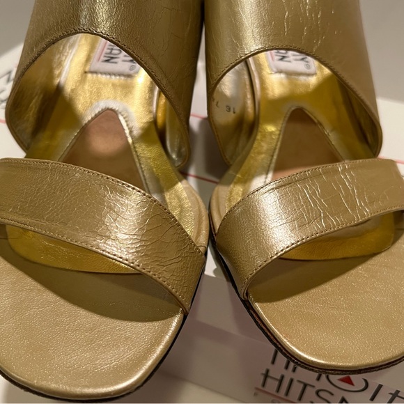 WOMEN’S TIMOTHY HITSMAN GOLD HEELS with LUCITE BALL. - Picture 7 of 13